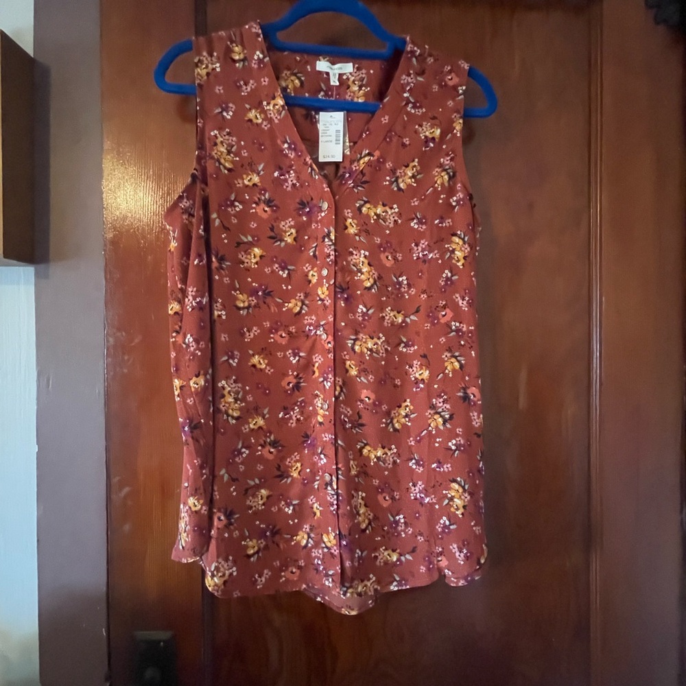 NEW Maurices button sleeveless blouse